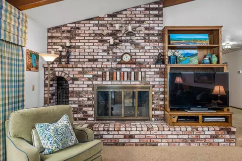 Living - 751 Camelia Ct, Ripon, CA 95366 photo 3 of 6
