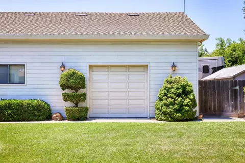 Exterior - 751 Camelia Ct, Ripon, CA 95366 photo 11 of 37