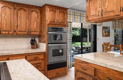 Kitchen - 751 Camelia Ct, Ripon, CA 95366 photo 4 of 4