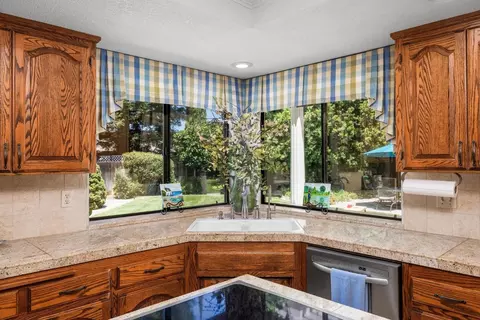 Kitchen - 751 Camelia Ct, Ripon, CA 95366 photo 3 of 4