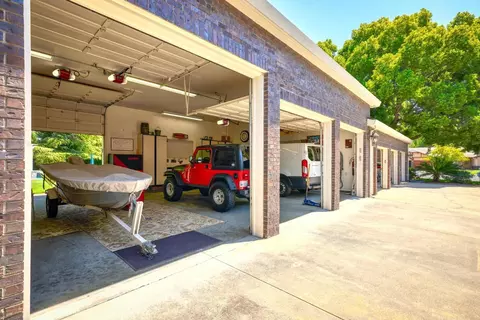 Exterior - 751 Camelia Ct, Ripon, CA 95366 photo 4 of 37