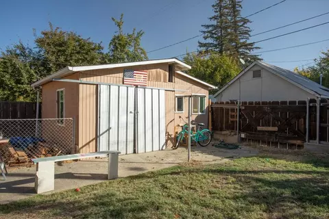 Exterior - 182 Oregon St, Gridley, CA 95948 photo 5 of 7