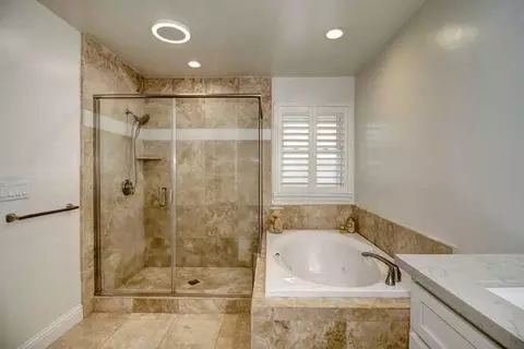 Bath - 3221 Max Ct, Carmichael, CA 95608 photo 3 of 8