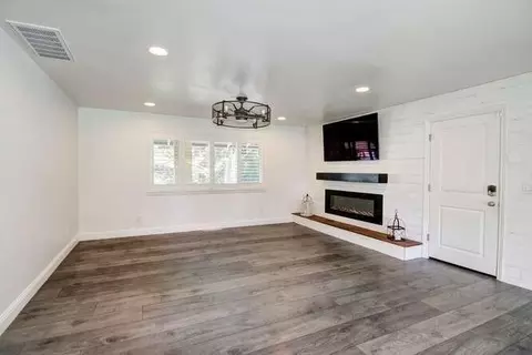 Living - 3221 Max Ct, Carmichael, CA 95608 photo 4 of 7