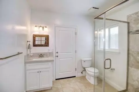 Bath - 3221 Max Ct, Carmichael, CA 95608 photo 7 of 8