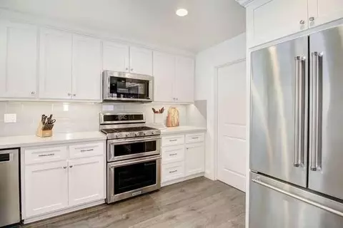 Kitchen - 3221 Max Ct, Carmichael, CA 95608 photo 5 of 8
