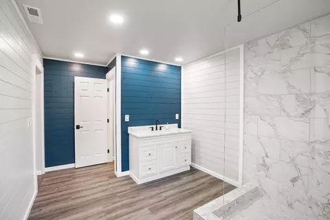 Bath - 11476 Larkin Rd, Live Oak, CA 95953 photo 3 of 4