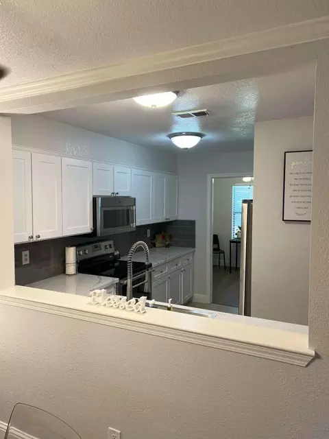 Kitchen - 2401 Eilers Ln #505, Lodi, CA 95242 photo 4 of 4