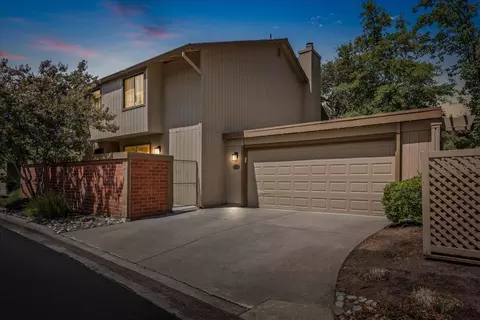 8875 Bluff Ln, Fair Oaks, CA 95628 photo 1
