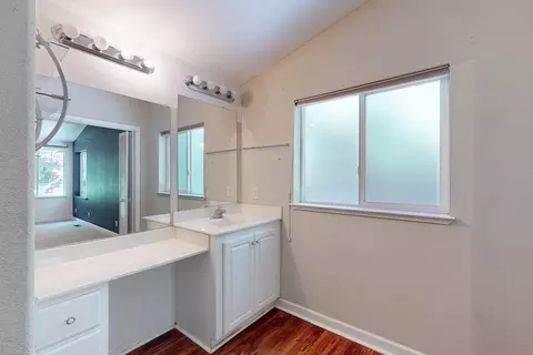 Bath - 134 Larkin Rd, Gridley, CA 95948 photo 9 of 10
