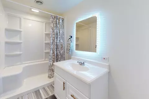 Bath - 134 Larkin Rd, Gridley, CA 95948 photo 5 of 10