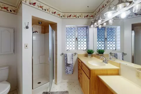 Bath - 134 Larkin Rd, Gridley, CA 95948 photo 3 of 10