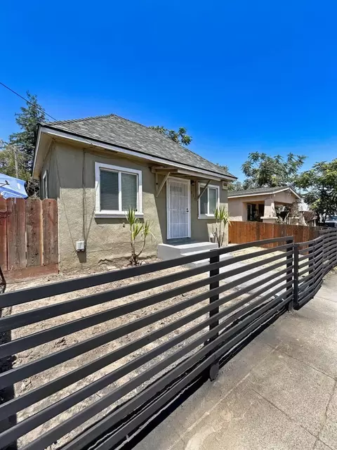 217 I St, Modesto, CA 95351 photo 4