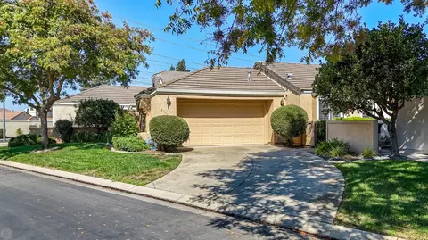 4305 Copper Cliff Ln, Modesto, CA 95355 photo 2