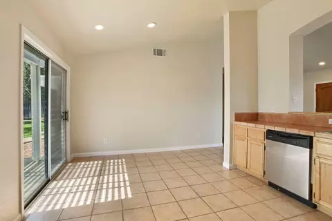 1130 E Hill Ct, Galt, CA 95632 photo 17
