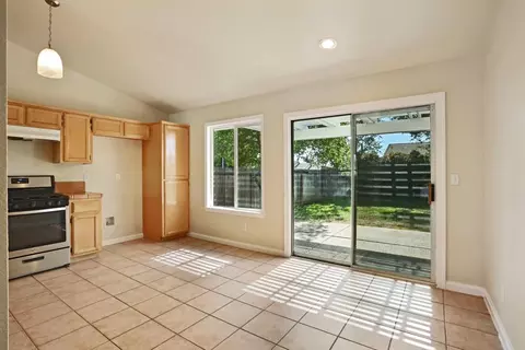 1130 E Hill Ct, Galt, CA 95632 photo 18