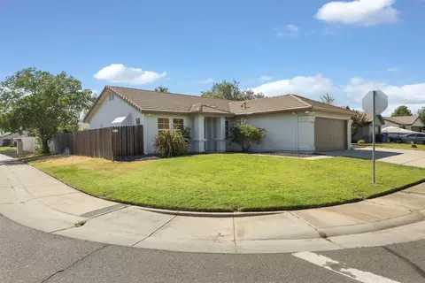 1130 E Hill Ct, Galt, CA 95632 photo 5