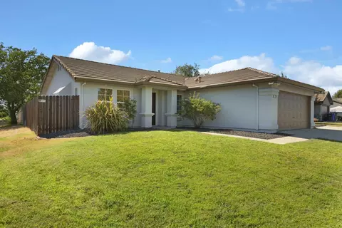 1130 E Hill Ct, Galt, CA 95632 photo 4