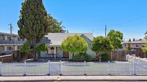 842 Nevada St, Manteca, CA 95337 photo 1