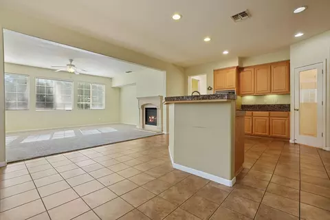 Living - 28272 S Zephyr Dr, Tracy, CA 95304 photo 9 of 12
