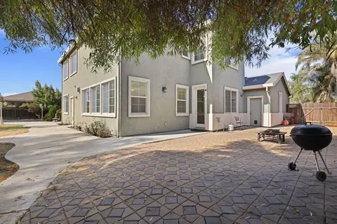Exterior - 28272 S Zephyr Dr, Tracy, CA 95304 photo 4 of 10