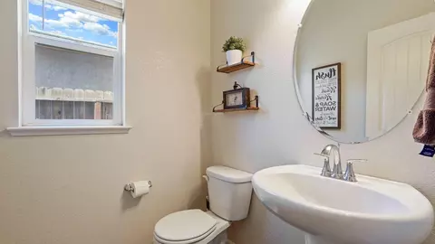 2467 Judd Ln, Turlock, CA 95380 photo 7