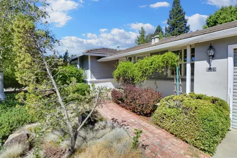 Exterior - 6229 Kiernan Dr, Carmichael, CA 95608 photo 3 of 11