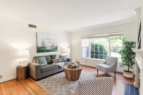Living - 6229 Kiernan Dr, Carmichael, CA 95608 photo 2 of 3