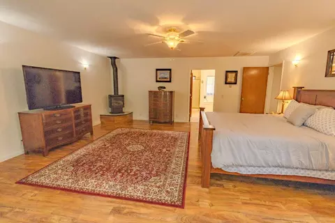 Bedroom - 2123 Lotus Rd, Placerville, CA 95667 photo 2 of 6