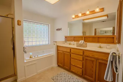 Bath - 2123 Lotus Rd, Placerville, CA 95667 photo 1 of 2