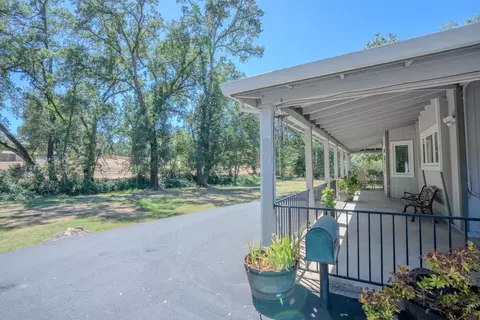 Exterior - 2123 Lotus Rd, Placerville, CA 95667 photo 4 of 12