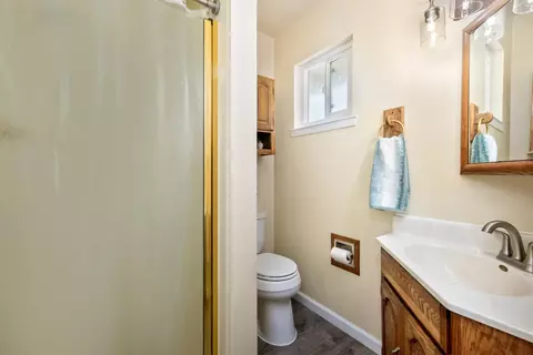 Bath - 10384 Wolf Rd, Grass Valley, CA 95949 photo 1 of 2
