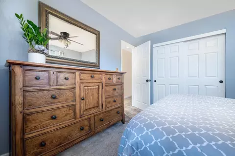 Bedroom - 10384 Wolf Rd, Grass Valley, CA 95949 photo 2 of 6
