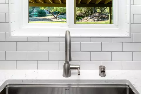 Kitchen - 10384 Wolf Rd, Grass Valley, CA 95949 photo 3 of 4