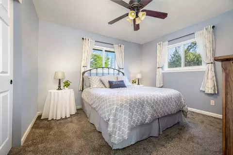 Bedroom - 10384 Wolf Rd, Grass Valley, CA 95949 photo 1 of 6