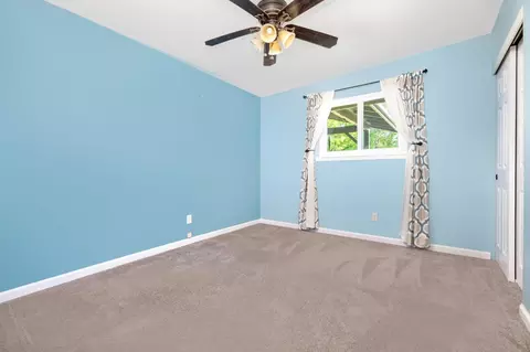 Bedroom - 10384 Wolf Rd, Grass Valley, CA 95949 photo 4 of 6