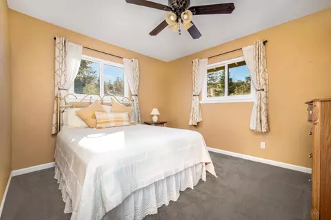 Bedroom - 10384 Wolf Rd, Grass Valley, CA 95949 photo 6 of 6