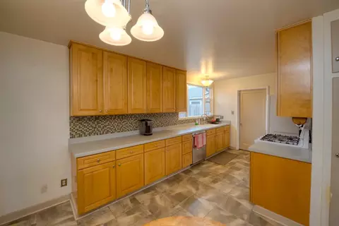 Kitchen - 309 Sequoia St, Salinas, CA 93906 photo 2 of 4