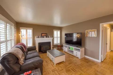 Living - 309 Sequoia St, Salinas, CA 93906 photo 1 of 2