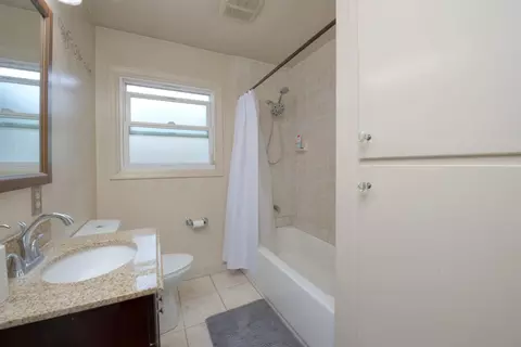Bath - 309 Sequoia St, Salinas, CA 93906 photo 1 of 1
