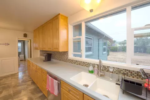 Kitchen - 309 Sequoia St, Salinas, CA 93906 photo 4 of 4