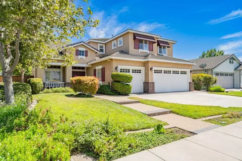 1744 Bristol Ln, Tracy, CA 95377 photo 2