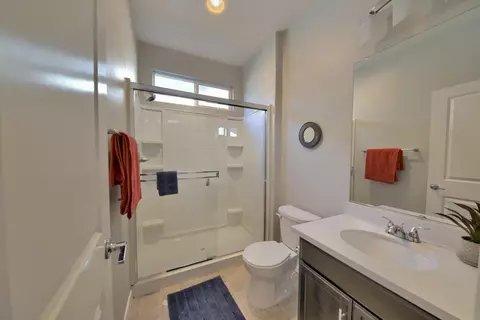 Bath - 1264 Academy Dr, Lathrop, CA 95330 photo 3 of 11