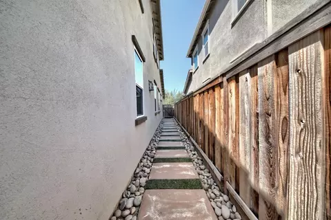 Entry Way - 1264 Academy Dr, Lathrop, CA 95330 photo 7 of 21