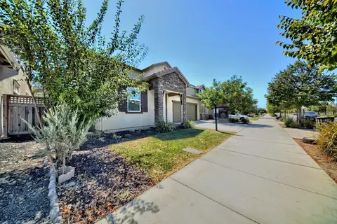 Exterior - 1264 Academy Dr, Lathrop, CA 95330 photo 12 of 16