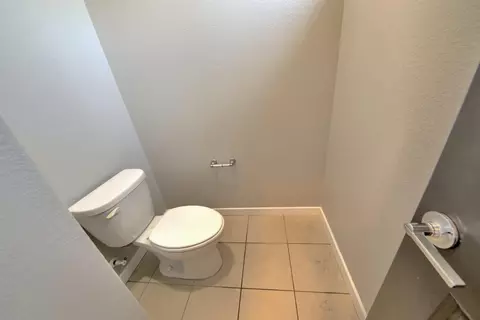 Bath - 1264 Academy Dr, Lathrop, CA 95330 photo 9 of 11