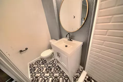 Bath - 1264 Academy Dr, Lathrop, CA 95330 photo 2 of 11