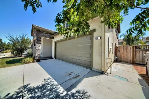 Exterior - 1264 Academy Dr, Lathrop, CA 95330 photo 13 of 16