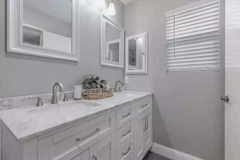 Bath - 4321 Middlebury Way, Mather, CA 95655 photo 4 of 4