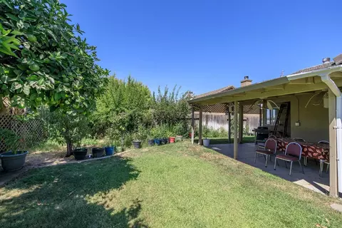 Exterior - 524 Sunday Dr, Turlock, CA 95382 photo 11 of 11